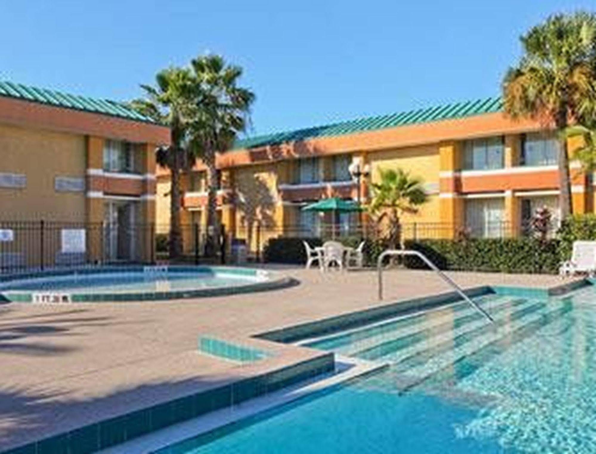 Garnet Inn & Suites أورلاندو المظهر الخارجي الصورة