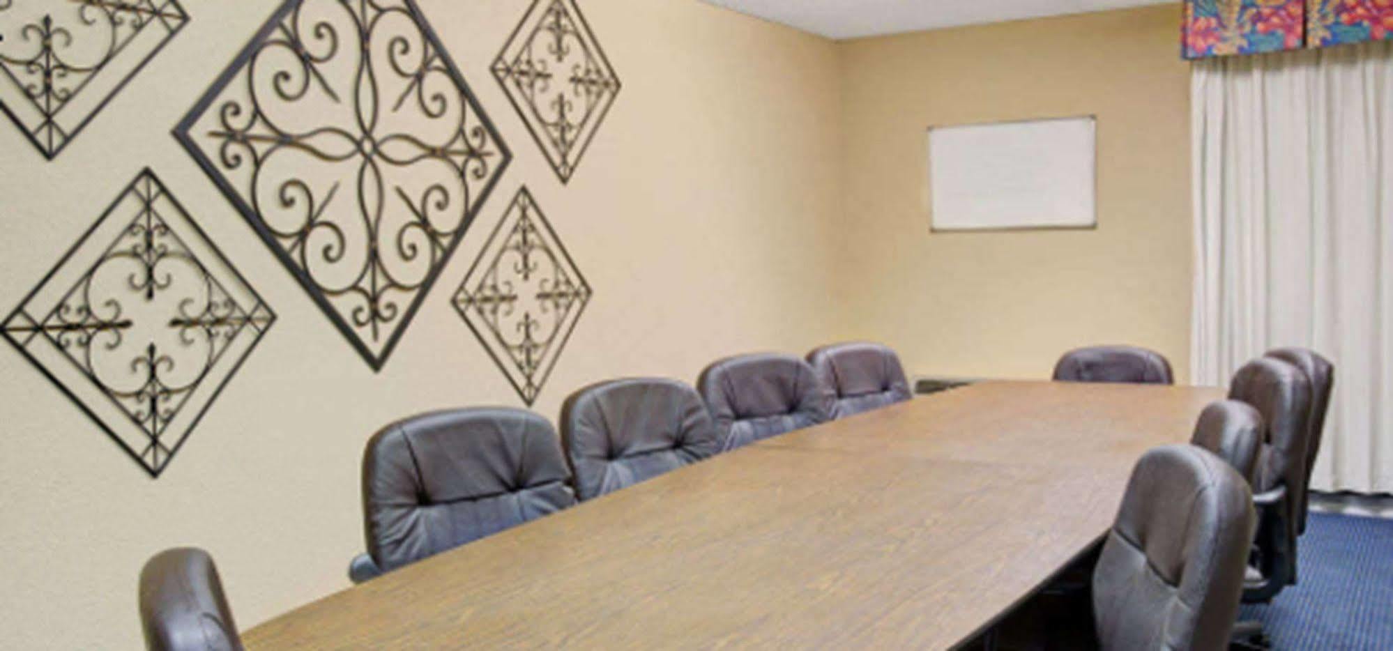 Garnet Inn & Suites أورلاندو المظهر الخارجي الصورة