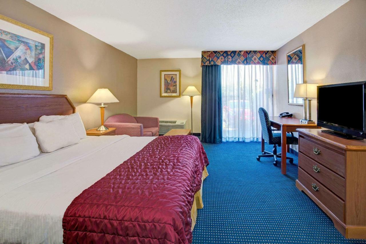 Garnet Inn & Suites أورلاندو المظهر الخارجي الصورة